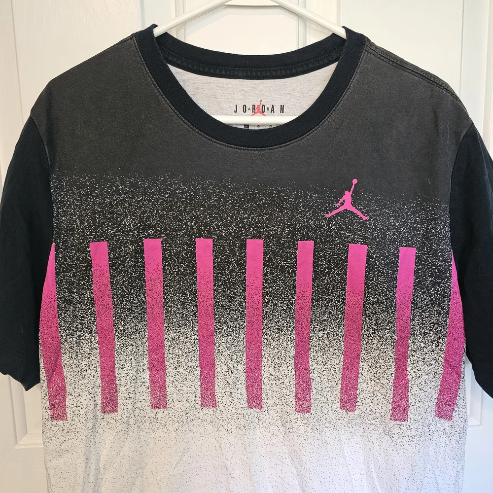 Jordan Gradient Black, Pink, and White T-Shirt Men's Size L